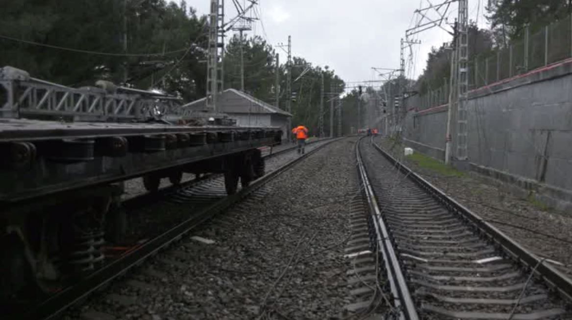 Железной дороге в Сочи снова угрожает стихия